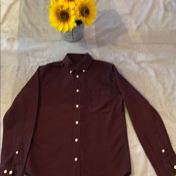 Men’s Merona long sleeve button up Burgundy Shirt - Picture 2 of 3